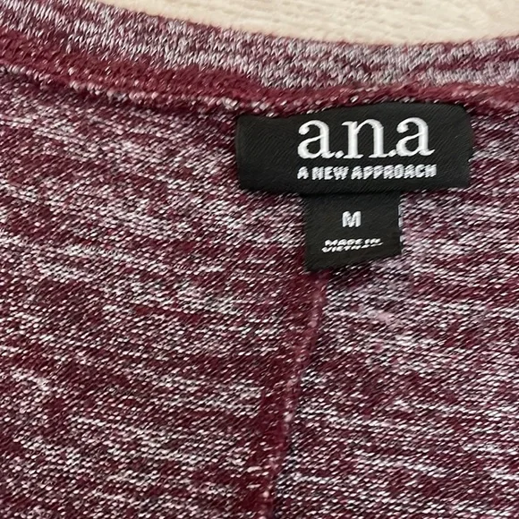a.n.a. Wine Red & Silver Lightweight Knit Short Cuffed Sleeve Scoop Neck Top M - Picture 6 of 11